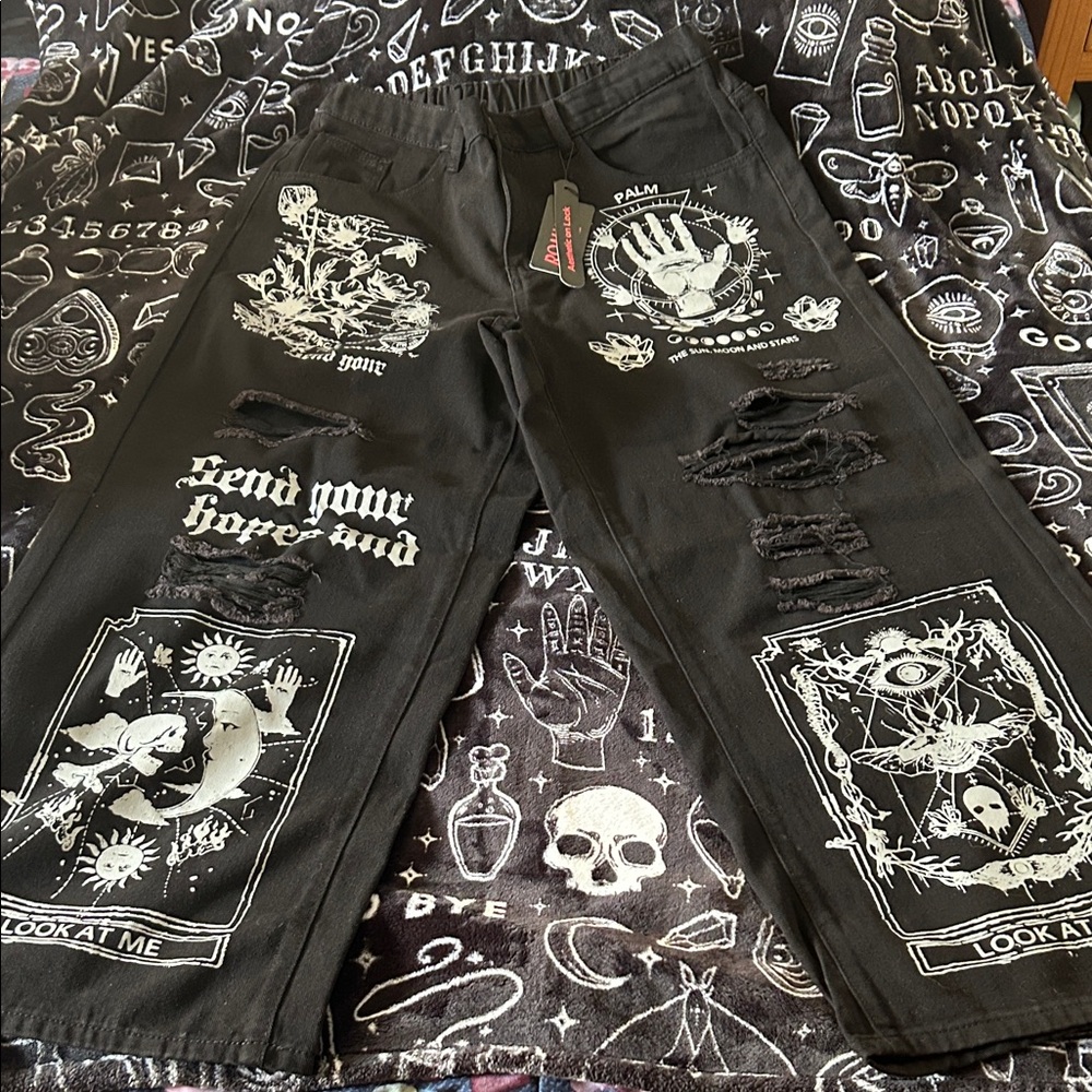 Black Graphic Distressed Jeans